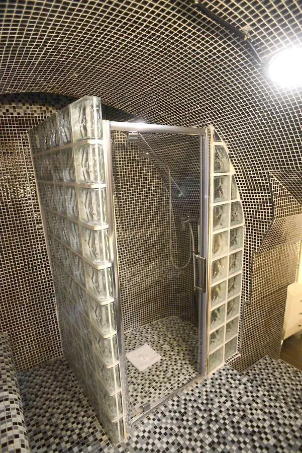 Unique Loft Apartment In Le Marais Paris